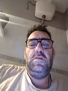 Snapshot of Hardasanut chatting on November 2025 06:13:01 AM Hardasanut online show from November 2025 06:13:01 AM