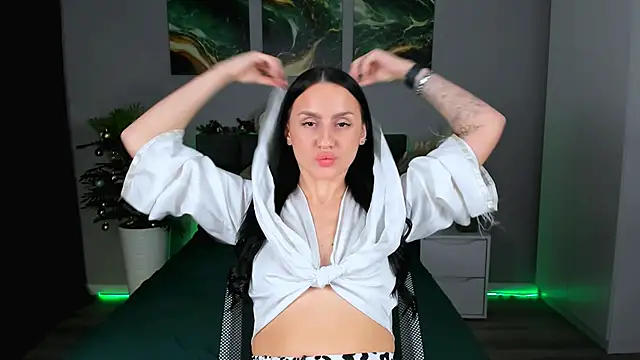 EmiliaBeynard online show from February 2025 07:31:02 PM