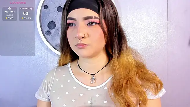 Shanntal  online show from December 2025 07:53:01 PM