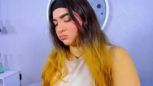 Shanntal  online show from January 2026 08:00:02 PM