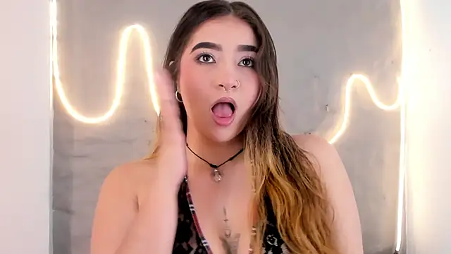 Shanntal  online show from February 2026 12:59:02 PM