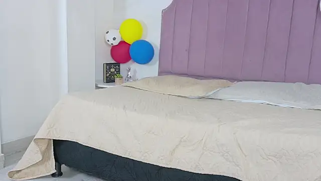 Snapshot of Shanntal_ chatting on June 2026 07:59:02 PM Shanntal online show from June 2026 07:59:02 PM