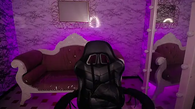 Hela v online show from March 2025 12:09:01 PM