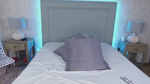 MillaBlis online show from February 2025 12:20:01 AM