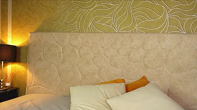 Snapshot of MillaBlis chatting on February 2026 08:05:01 PM MillaBlis online show from February 2026 08:05:01 PM