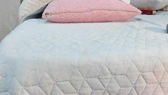 Snapshot of violet_gray_ chatting on February 2025 08:20:01 AM violet gray online show from February 2025 08:20:01 AM