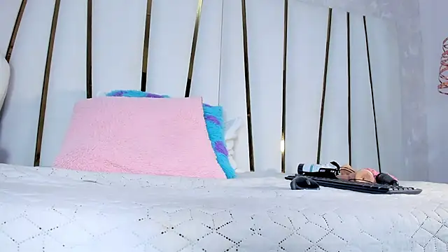 Snapshot of violet_gray_ chatting on March 2025 02:45:01 PM violet gray online show from March 2025 02:45:01 PM