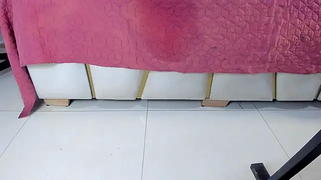 Snapshot of violet_gray_ chatting on March 2025 12:34:01 PM violet gray online show from March 2025 12:34:01 PM