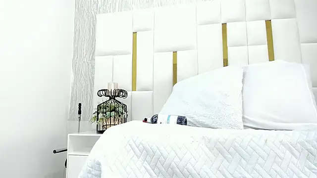 Snapshot of violet_gray_ chatting on March 2025 03:04:01 AM violet gray online show from March 2025 03:04:01 AM