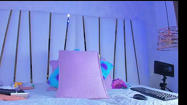 Snapshot of violet_gray_ chatting on October 2025 11:41:02 AM violet gray online show from October 2025 11:41:02 AM