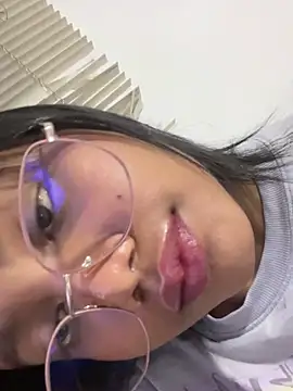 my cam online show from February 2025 12:04:02 AM