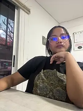 my cam online show from February 2025 10:04:02 PM