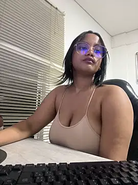 my cam online show from March 2025 01:21:02 AM