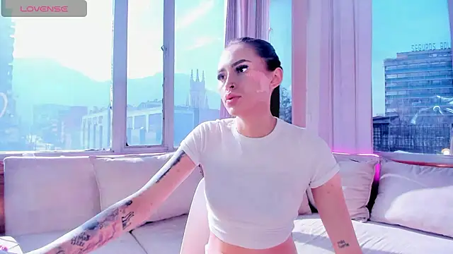 Little  Linda online show from October 2025 12:59:01 PM