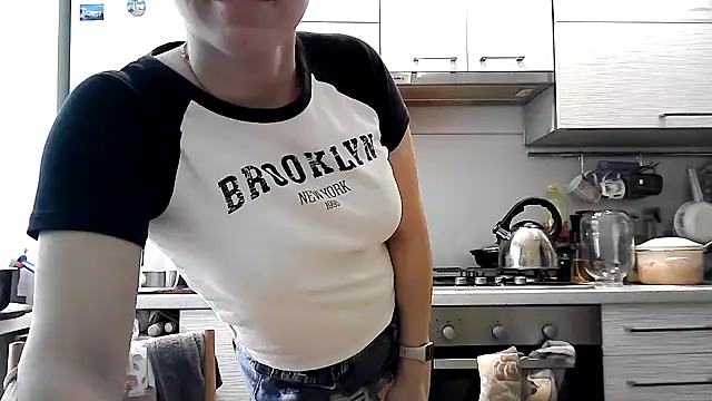 Snapshot of Misssweet_s chatting on February 2025 06:35:01 AM Misssweet s online show from February 2025 06:35:01 AM