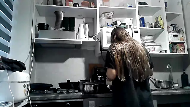 Snapshot of Misssweet_s chatting on September 2025 04:00:01 AM Misssweet s online show from September 2025 04:00:01 AM