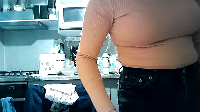 Snapshot of Misssweet_s chatting on September 2025 04:17:02 AM Misssweet s online show from September 2025 04:17:02 AM