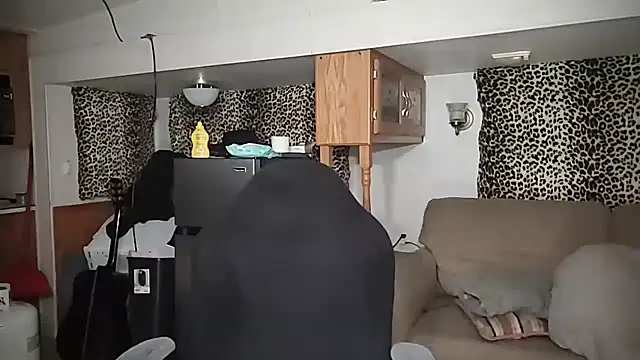 Ivyrose4999 online show from March 2025 06:18:01 PM