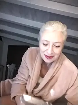 divinaerotica online show from February 2025 05:40:02 PM