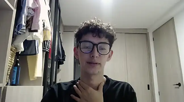 miketwink online show from March 2025 04:39:02 AM