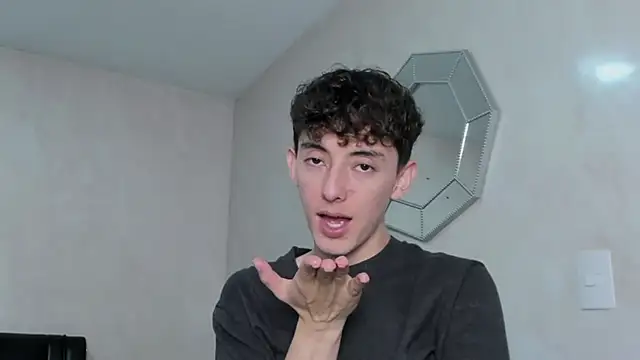 miketwink online show from November 2025 12:32:01 AM