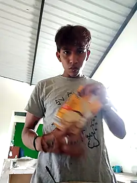 Snapshot of KasuHongoz chatting on March 2025 04:10:01 PM KasuHongoz online show from March 2025 04:10:01 PM