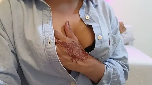 Snapshot of MISS_MYRA chatting on February 2026 05:30:01 PM MISS MYRA online show from February 2026 05:30:01 PM