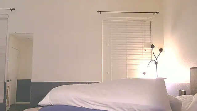 MilfRayne online show from February 2025 09:04:01 AM