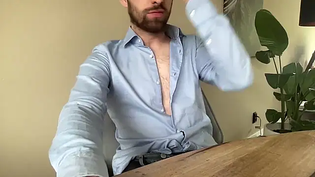 Snapshot of bullyboyy chatting on May 2026 06:41:02 AM bullyboyy online show from May 2026 06:41:02 AM