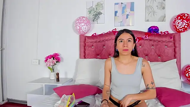 Ariana greenblat online show from February 2025 04:15:02 PM