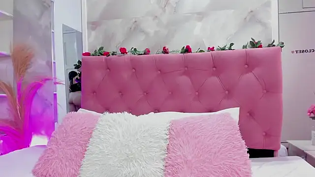 Ariana greenblat online show from September 2025 04:29:01 PM