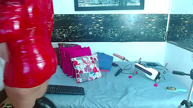 hornny cougar online show from April 2026 07:47:01 PM