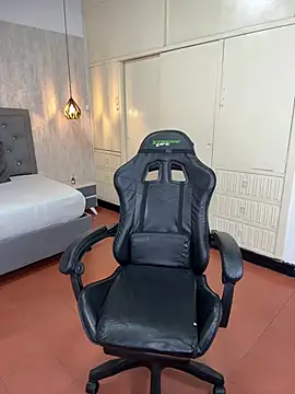 Hadley  online show from January 2025 03:47:01 AM