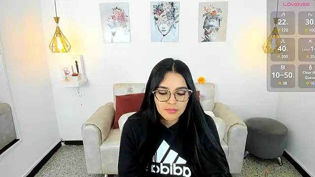 Hadley  online show from February 2025 03:48:01 AM