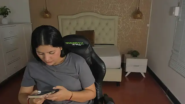 Hadley  online show from October 2025 01:00:02 AM