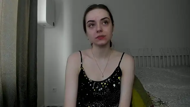 Snapshot of Hustle_Babyy chatting on November 2025 08:24:01 AM Hustle Babyy online show from November 2025 08:24:01 AM