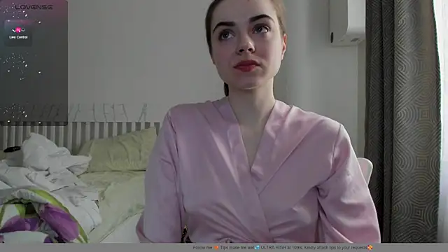 Snapshot of Hustle_Babyy chatting on January 2026 11:25:01 AM Hustle Babyy online show from January 2026 11:25:01 AM