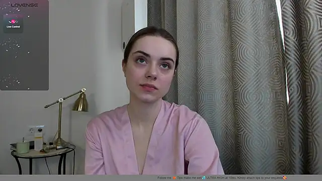 Snapshot of Hustle_Babyy chatting on March 2026 08:42:01 AM Hustle Babyy online show from March 2026 08:42:01 AM