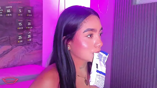 Estefy gomez09 online show from March 2025 03:52:02 AM