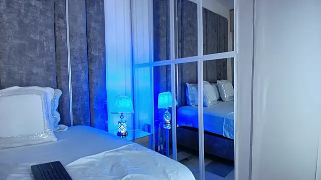 AliDiaz  online show from February 2026 07:15:02 PM