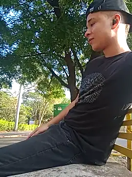 arevalo1124 online show from September 2025 09:40:02 PM