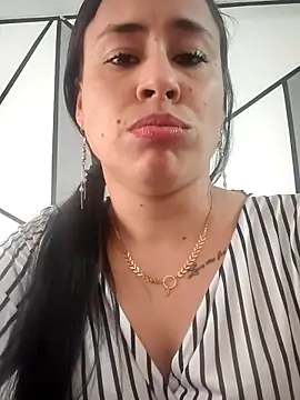 kamila lovee online show from February 2025 06:24:01 PM