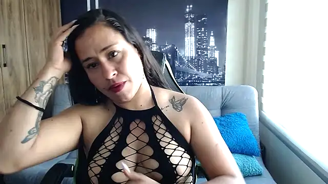 kamila lovee online show from November 2025 01:21:02 PM