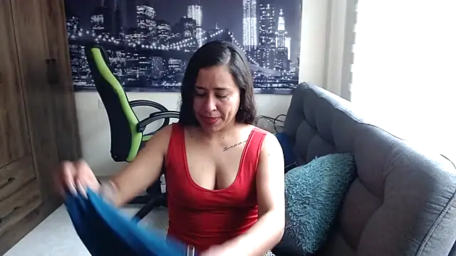 kamila lovee online show from November 2025 07:36:01 PM