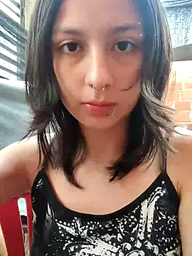 Maiden-Hot online show from November 2025 07:56:01 PM