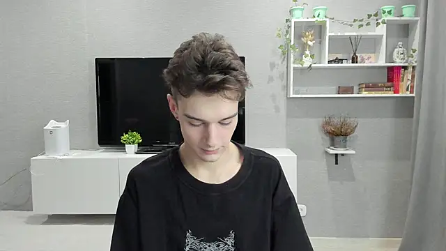 avegothy- online show from February 2025 12:59:01 PM