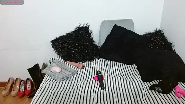 Lunasquirt1985 online show from October 2025 11:43:01 AM