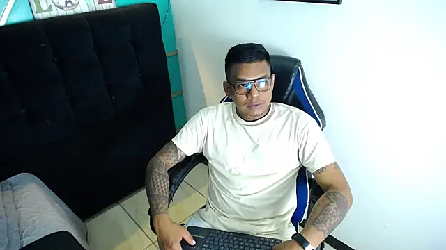 Saipadpuer30 online show from February 2025 01:03:01 AM