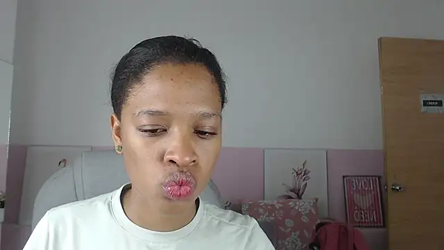 brendathompson  online show from February 2025 11:58:01 AM