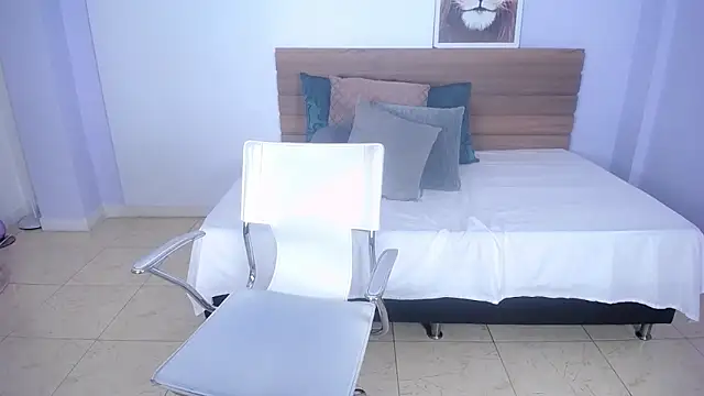 brendathompson  online show from March 2025 10:56:02 AM